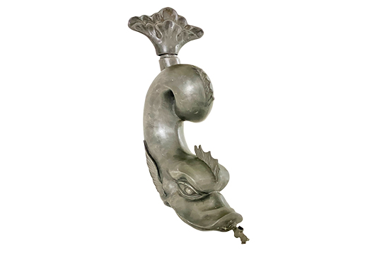 1 ACQUAMANILE IN PELTRO DA PARETE A FORMA DI PESCE (RUBINETTO DA RIP.) DIM. 12x49x19 CM