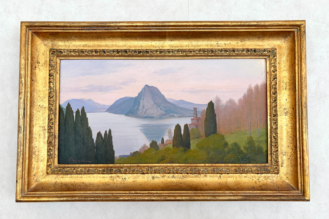 1 DIPINTO OLIO SU TAVOLA FIRMATO FIORENZO LUPERINI, 2001, “LAGO DI LUGANO DA CASTAGNOLA” CON CORNICE IN LEGNO DORATO, FORNITO DI CERTIFICATO DI AUTENTICITÀ DIM. 60x30 CM