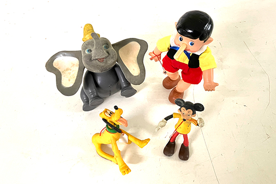 4 GIOCATTOLI, PERSONAGGI DISNEY: 1 DUMBO DIM. 20x20x20 CM, 1 PINOCCHIO DIM. 14x20x8 CM, 1 PLUTO DIM. 8x12x10 CM E 1 TOPOLINO DIM. 8x12x5 CM