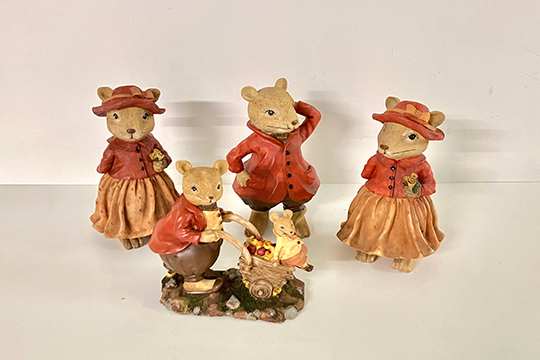 4 STATUETTE IN RESINA RAFFIGURANTI “TOPOLINI” DIM. 13x22x12 16x18x6 CM