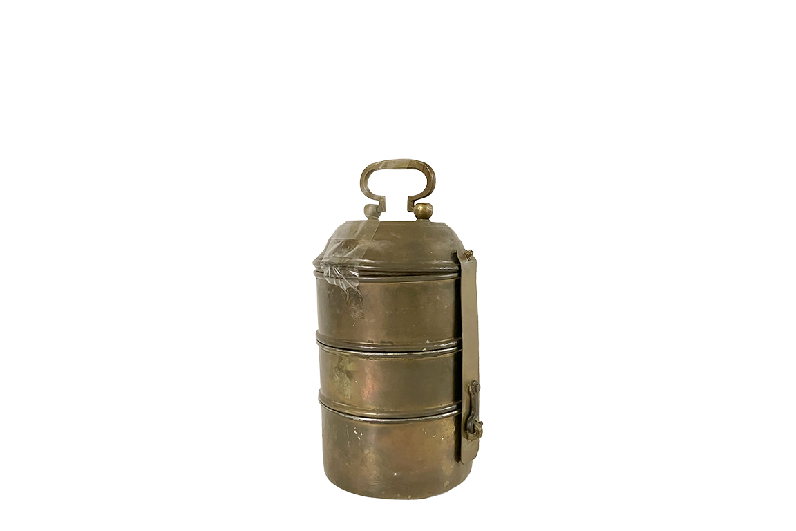 1 CONTENITORE CILINDRICO PER CIBO IN OTTONE DIM. 18x26 CM