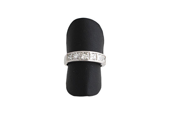 1 ANELLO FEDINA IN O.B. 18 KR. CON 5 BRILLANTI TG. PRINCESS PER COMPL. KT. 1,10 C.a CLASSIFICABILI: PUREZZA VS1, COLORE G-H (WESSELTON) GR. 4,05