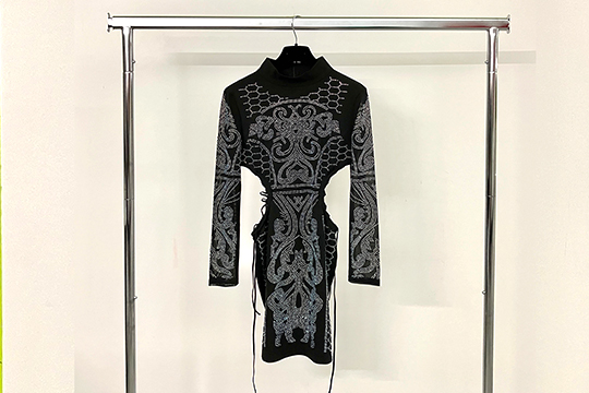 1 VESTITO “GIULIO TWIST” TESSUTO SINTETICO, CON LUSTRINI COLORATI, TAGLIA L