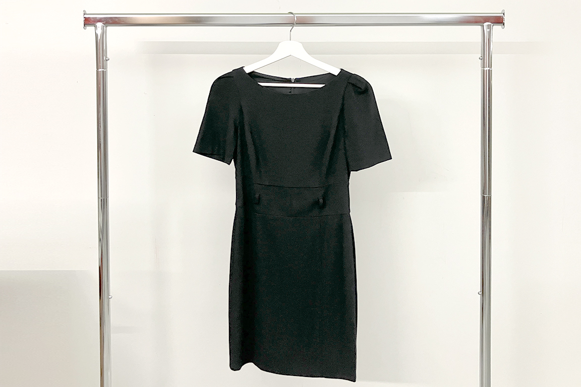 1 VESTITO IN TESSUTO COLORE NERO, LUNGHEZZA 88 CM