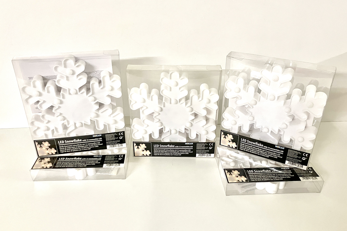 5 DECORAZIONI NATALIZIE DA PARETE “FIOCCO DI NEVE”, PLASTICA, COLORE BIANCO, OGNUNA CON 12 LUCI A LED (SENZA BATTERIE), CONFEZIONE ORIGINALE DIM. 25x23x4 CM (N.C.F.)