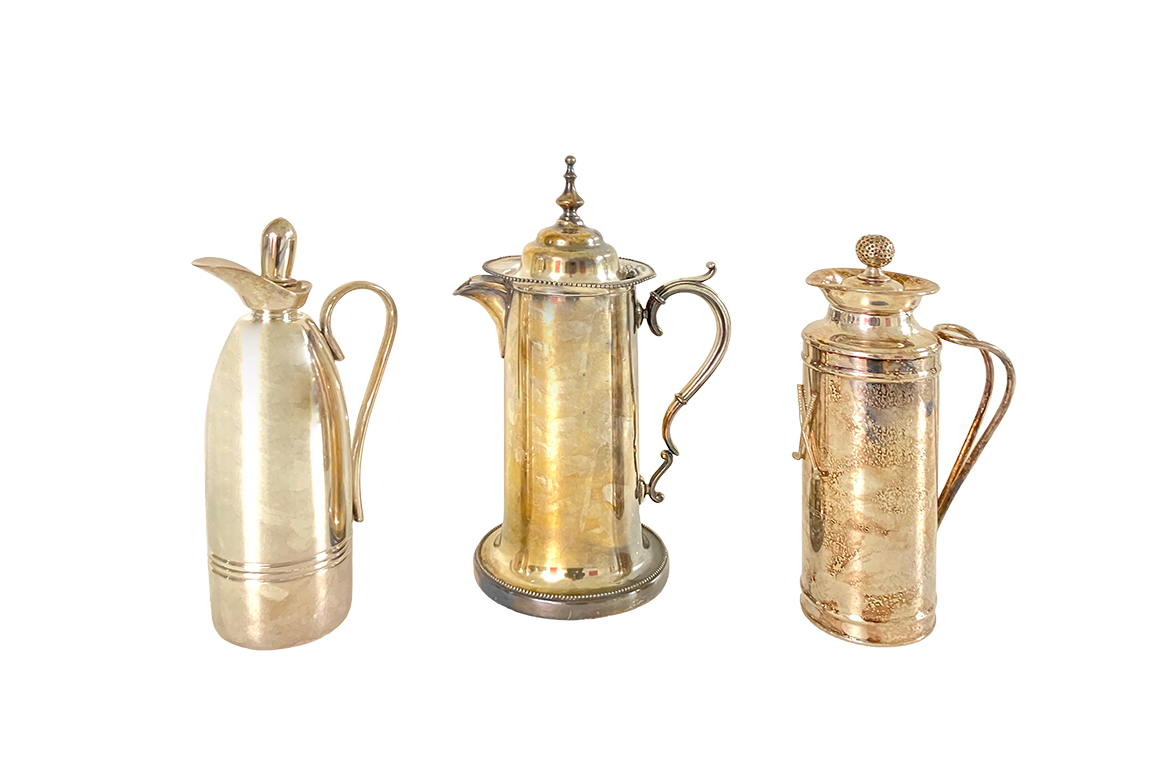 3 BROCCHE IN METALLO COLOR ARGENTO, PICCOLI DIFETTI DIM. 9x30 14x36 9x30 CM
