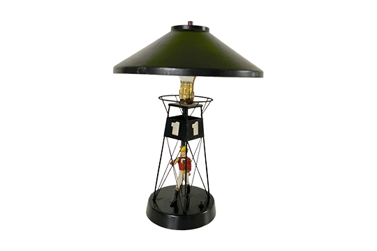 1 LAMPADA DA TAVOLO “JOHNNIE WALKER” IN METALLO COLORE NERO DIM. 35x50x35 CM
